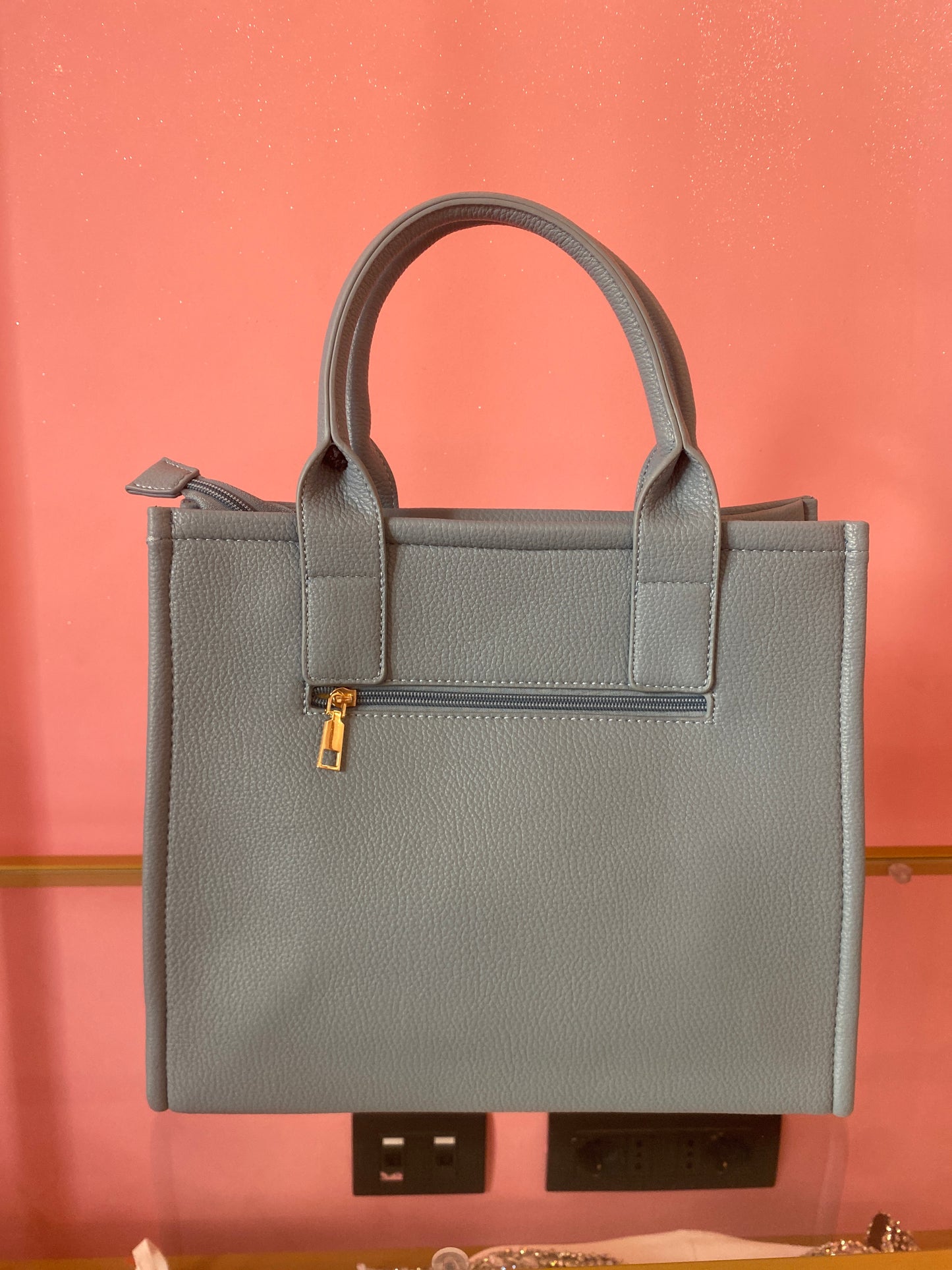 The tote bag