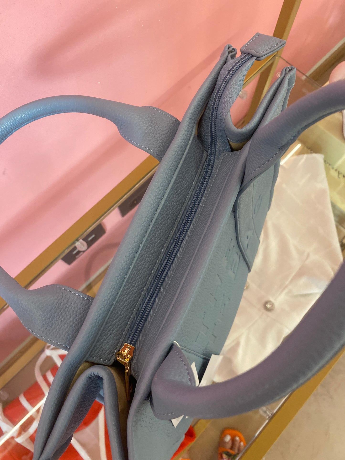 The tote bag