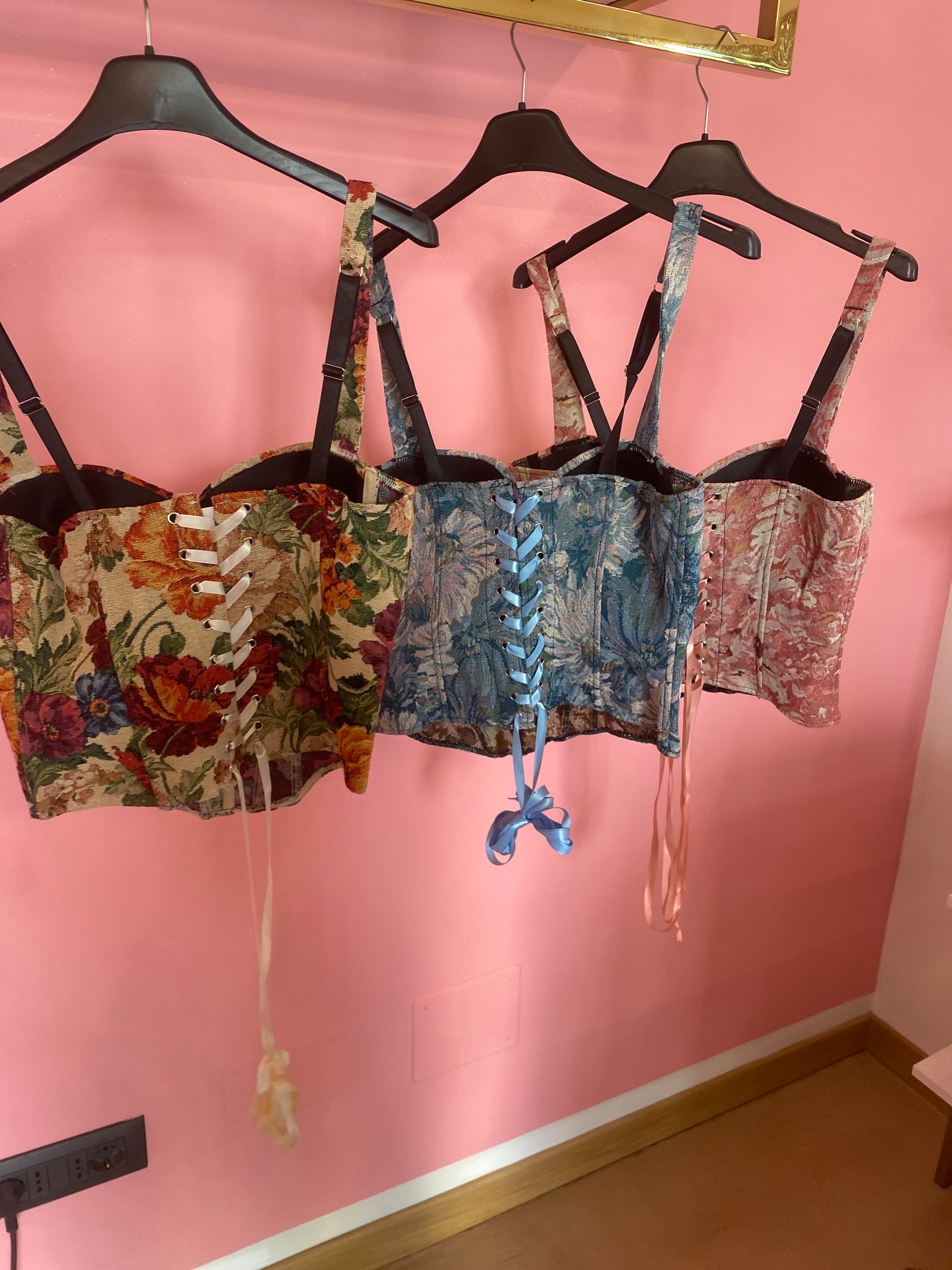 Corsetto con lacci in raso