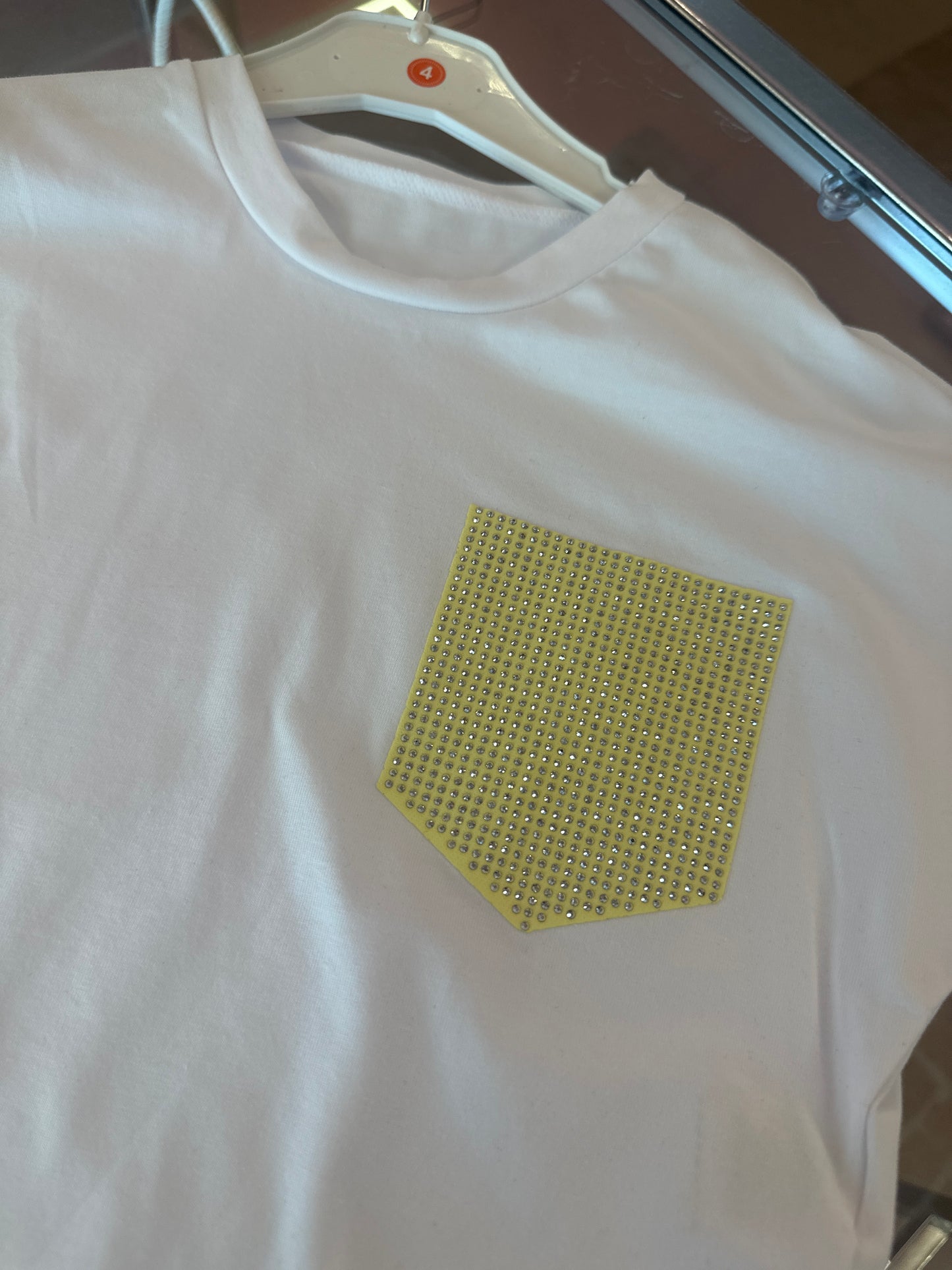 T-shirt, tasca gialla, bimba