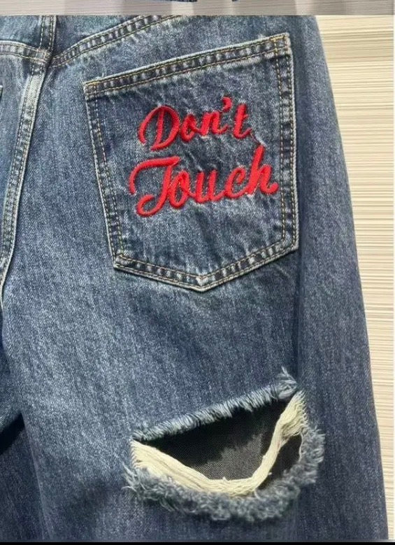 Jeans don’t touch