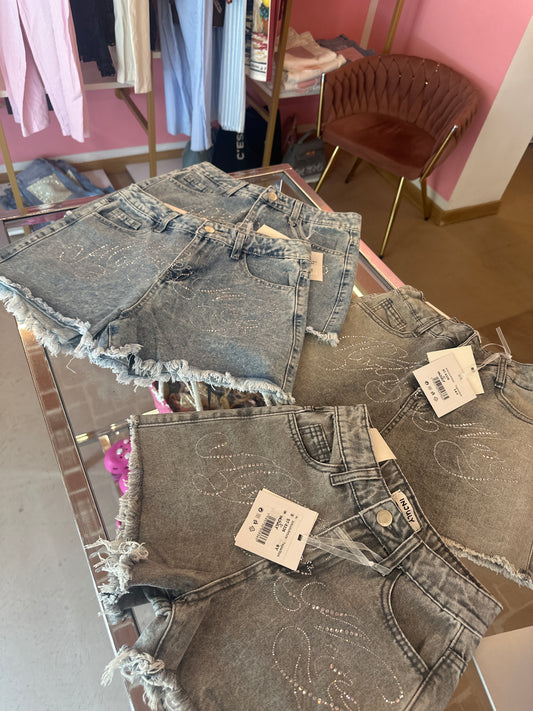 Short con scritta strass